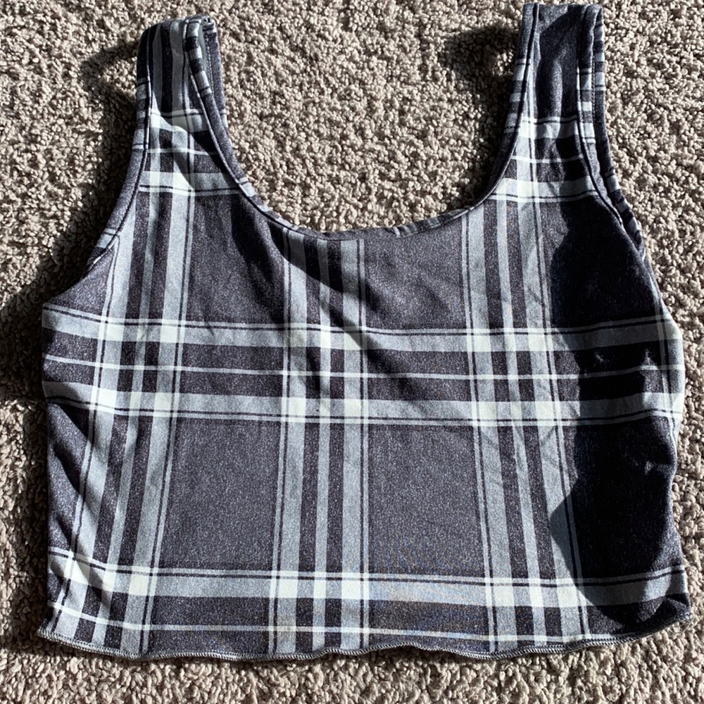 Grey/black crop top.